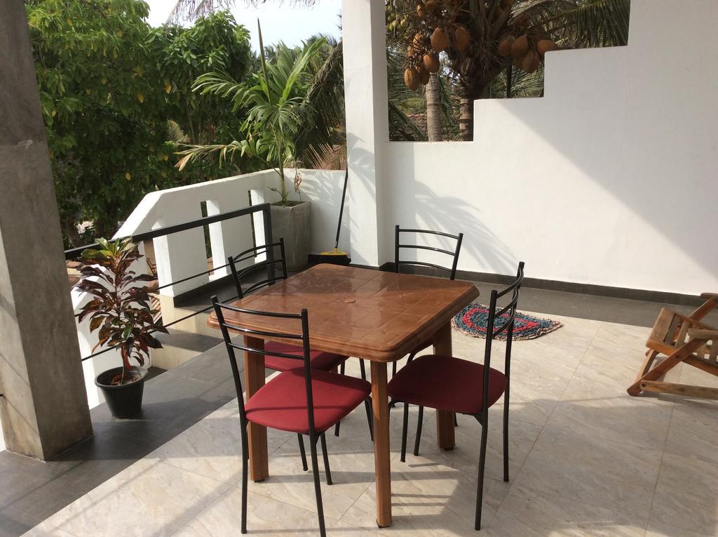 נגומבו Petit Guest House חדר תמונה